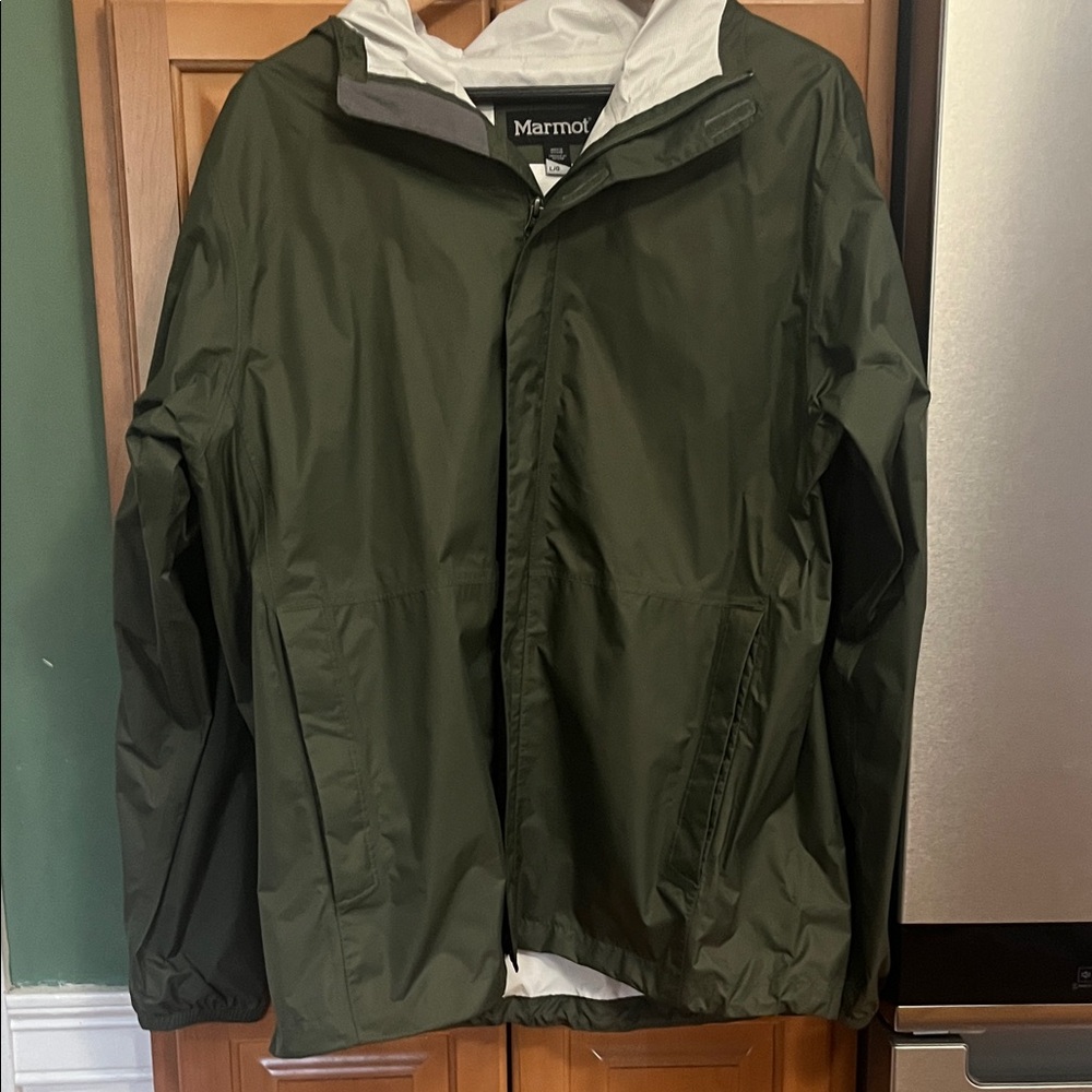 Marmot Men's Olive Raincoat